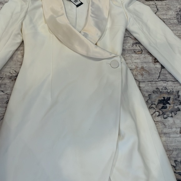 BCBGMaxazria Sz 0 Luciano Gardenia Maxi Low Cut Tuxedo Dress High Thigh Slit NWT - Picture 4 of 6